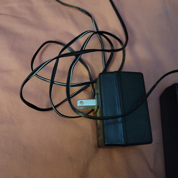 SPLITTER BOX W/ AC ADAPTOR- SEE PICS - Picture 5 of 5